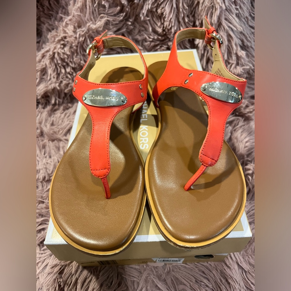 Michael Kors Plate Thong Leather Sandals